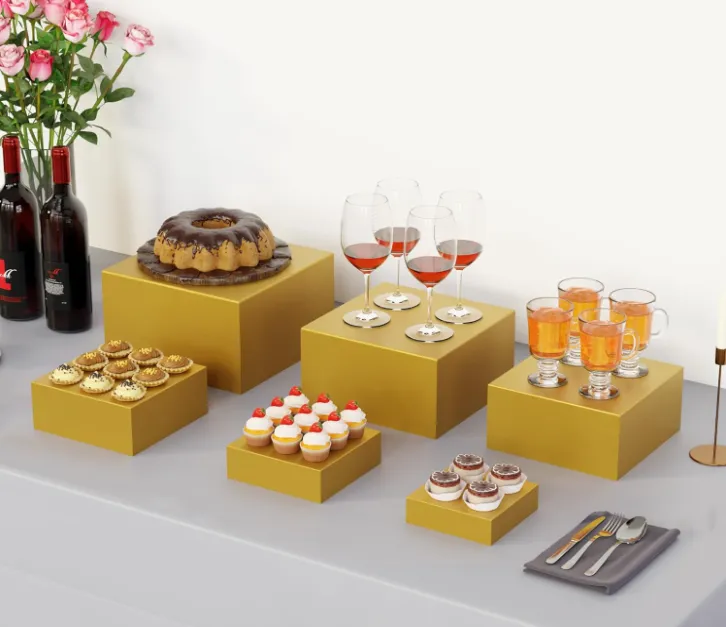 buffet risers gold.webp
